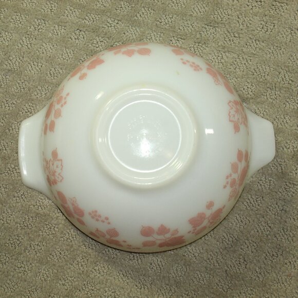 Vtg PYREX Pink Gooseberry 4 Piece Cinderella Mixing Bowl Set  444 443 442 441 - Picture 8 of 15